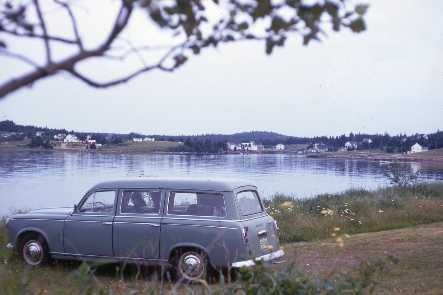 1960 Peugeot 403 Wagon by water
